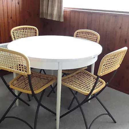 Skis Aux Pieds Pour 4 Personnes à - Fr-1-814-110 Appartement Super-Besse