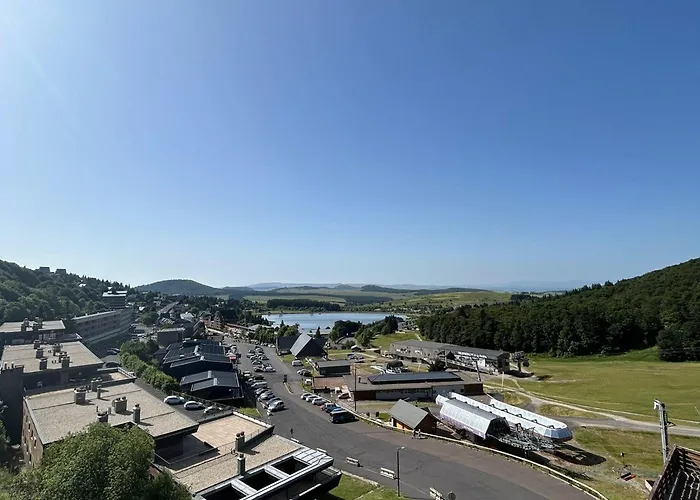 Apartment Skis Aux Pieds Pour 4 Personnes Pres Des Pistes - Fr-1-814-110 Super Besse