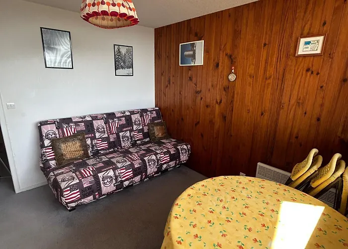 Skis Aux Pieds Pour 4 Personnes Pres Des Pistes - Fr-1-814-110 Super Besse